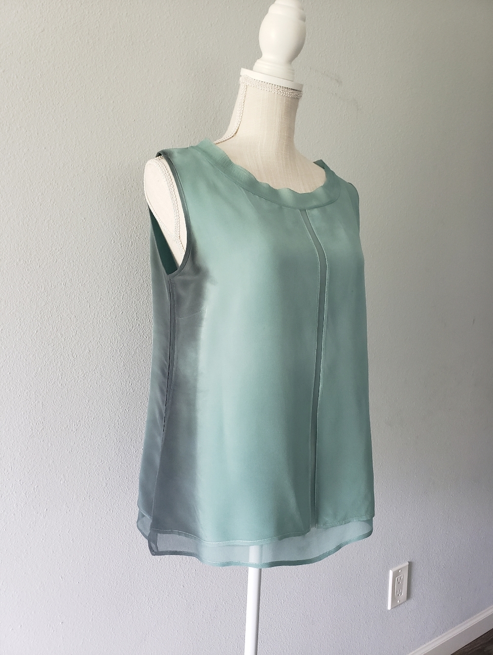 Viviana Uchitel 100% Silk Hand Dyed Sleeveless Top Artisan Ombre Size 2 (Medium)